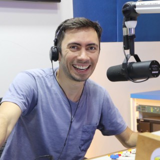 Estar no rádio pode te incluir no show business